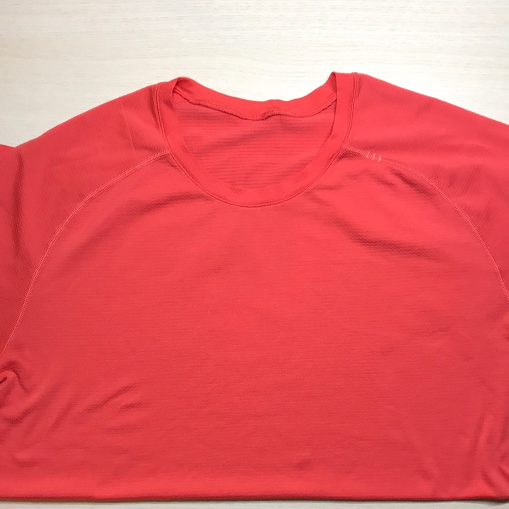 lululemon athletica Red Short Sleeve Tee